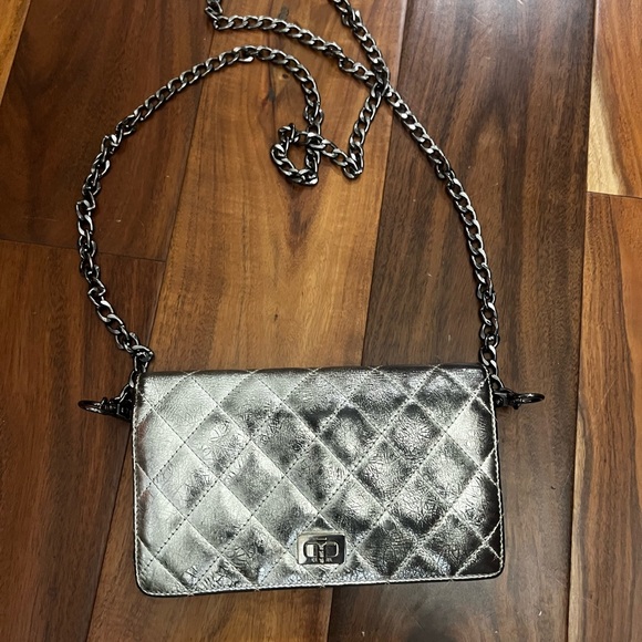 Chanel Metallic Silver Quilted Leather 2.55 Reissue L Yen Continental WOC - Picture 9 of 10